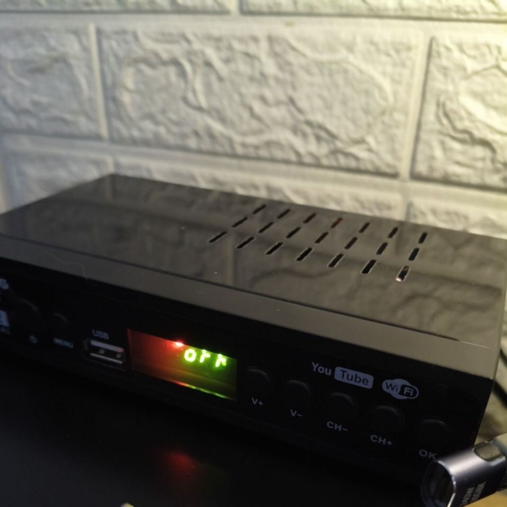 TV tuner digital, bisa nonton TV di monitor laptop / PC like. new
