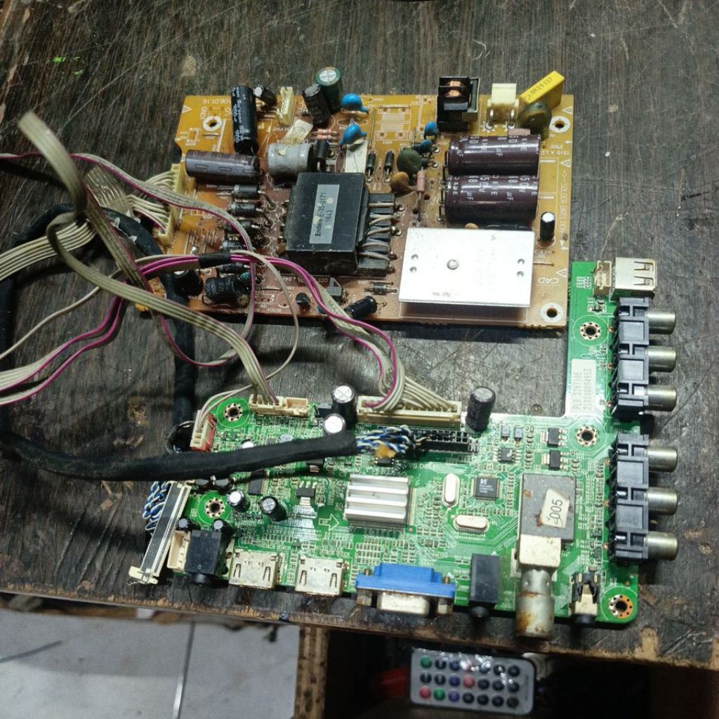 mesin tv Lcd Polytron pld32v710 lengkap dengan psu atau 1set