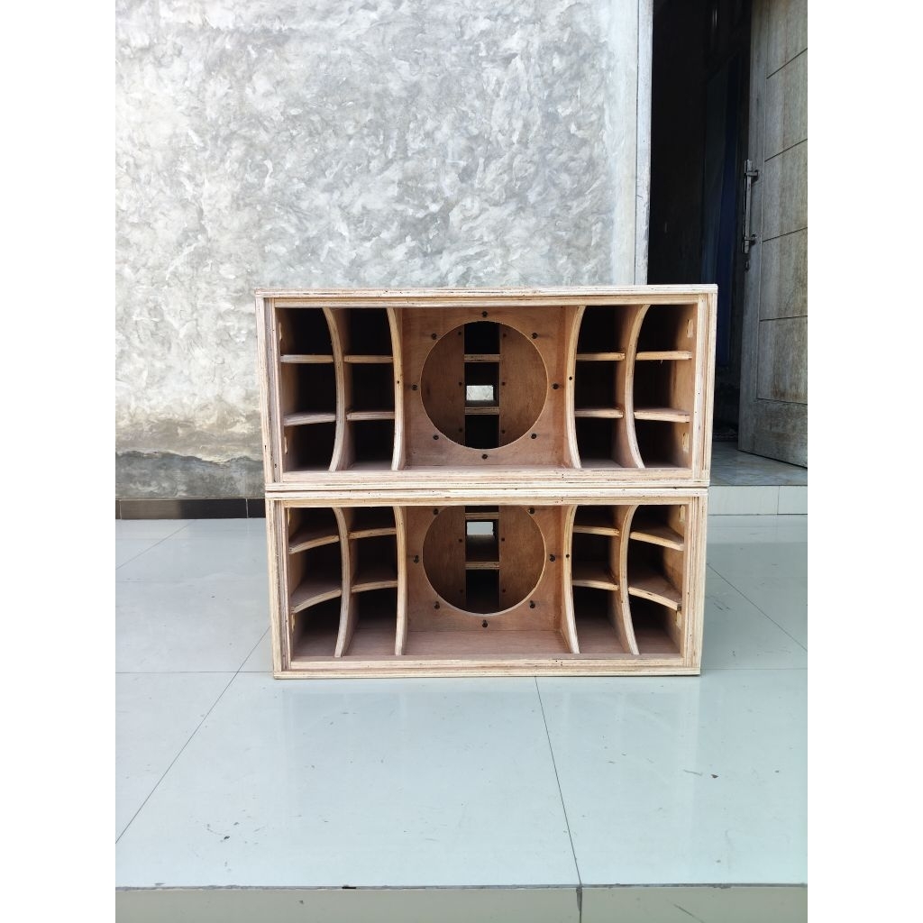 BOX NMAX 18INCH