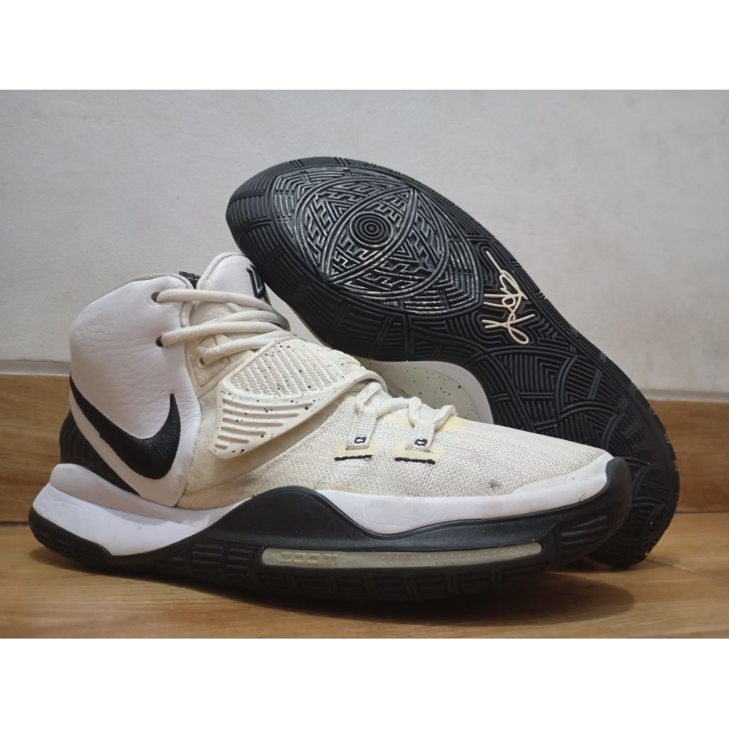 sepatu basket Nike Kyrie 6' OREO