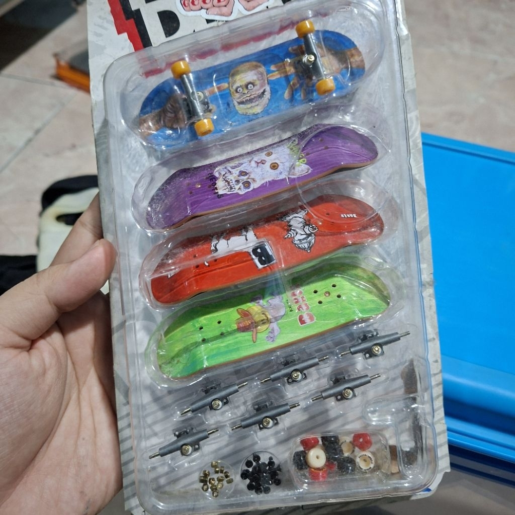 tech deck set spin master baker finger skateboard