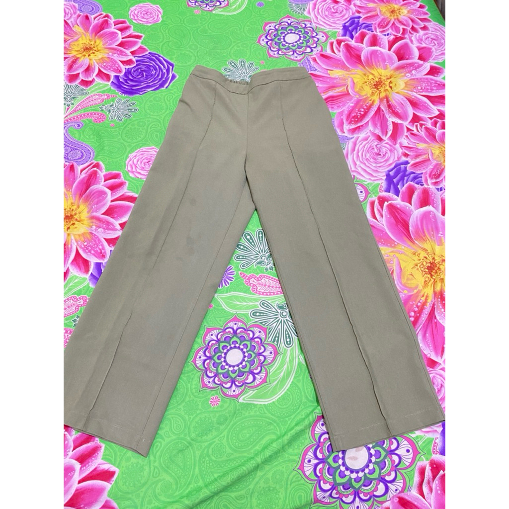 preloved celana sage green