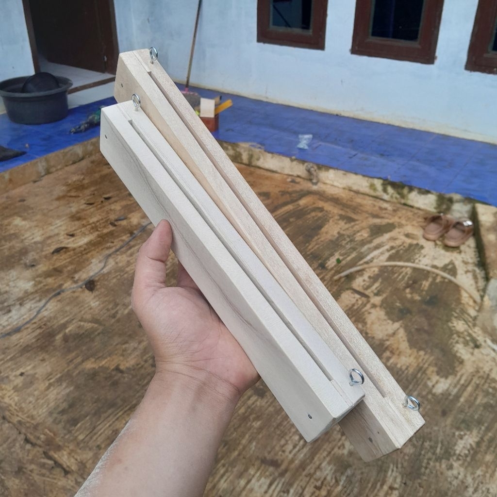 tempat pisau/rak pisau/rak gantung pisau kayu