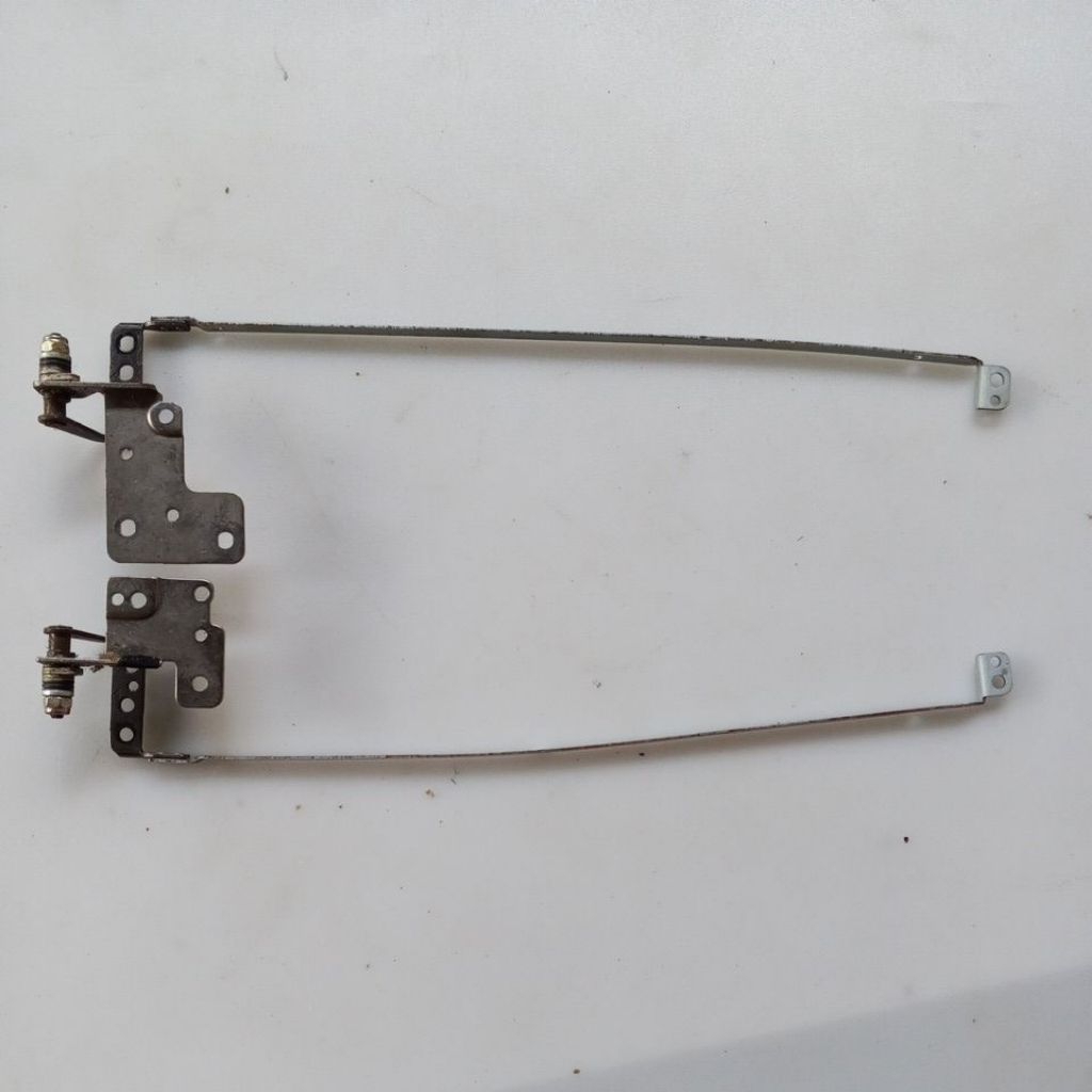 Engsel Laptop Toshiba L645