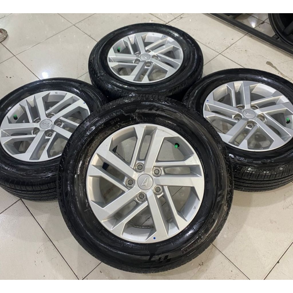 Velg pelek mobil Second murah copotan original daihatsu Terios Ring 16 ban champiro