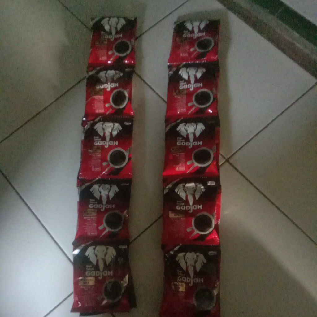 kopi tubruk gajah  1 renteng isi 10 sachet