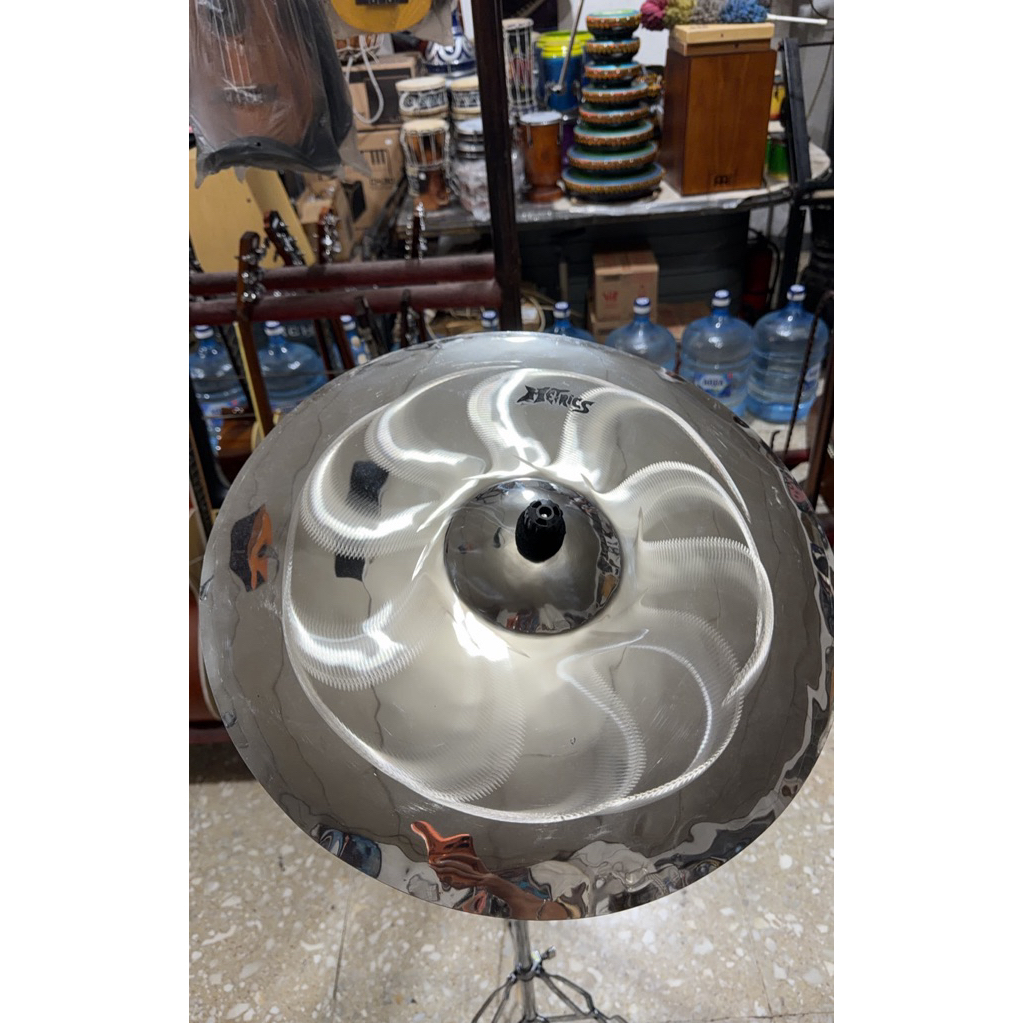 Cymbal Ride 18” Metrix bahan Baja putih