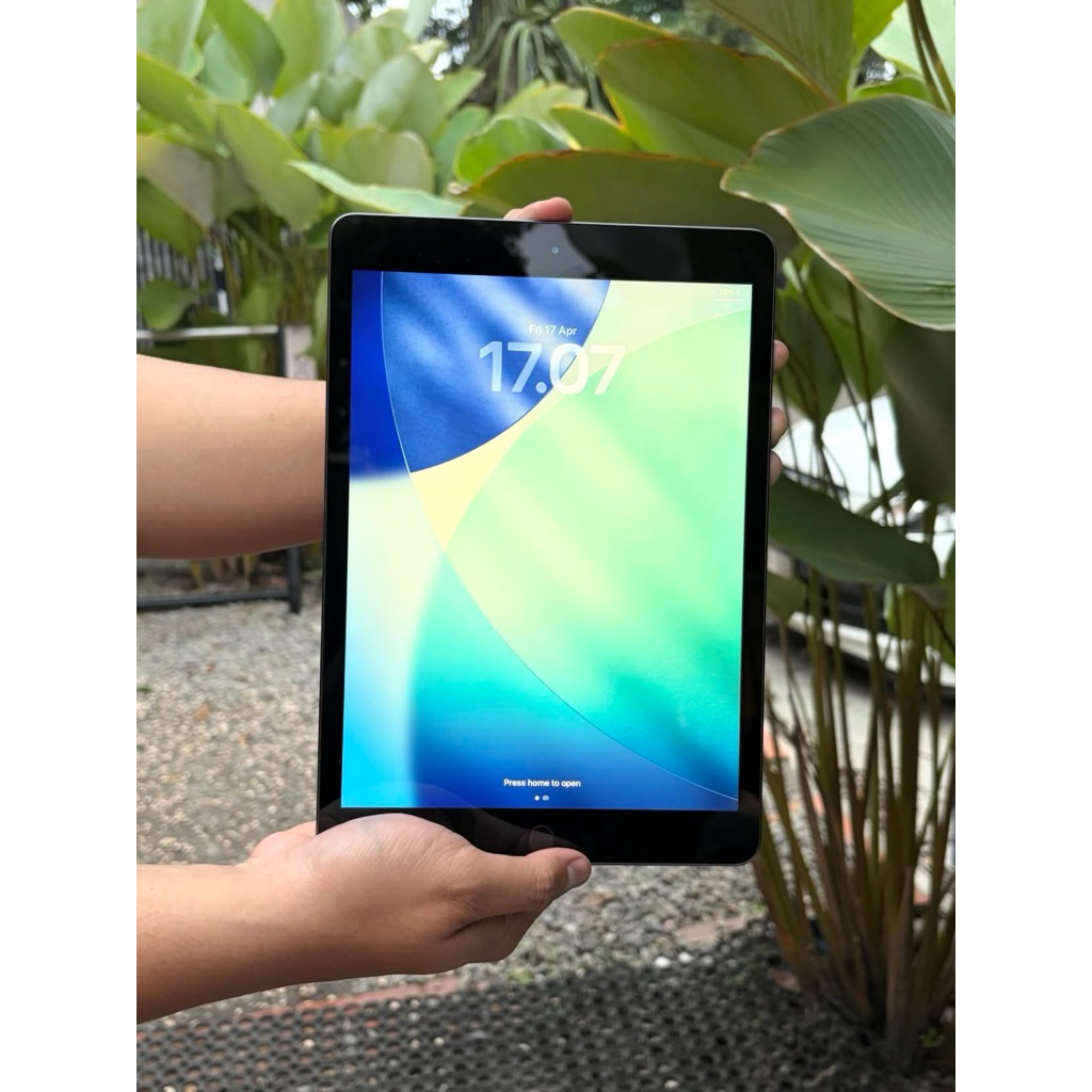 IPAD GEN 9 64Gb space grey wifi only (BEKAS)