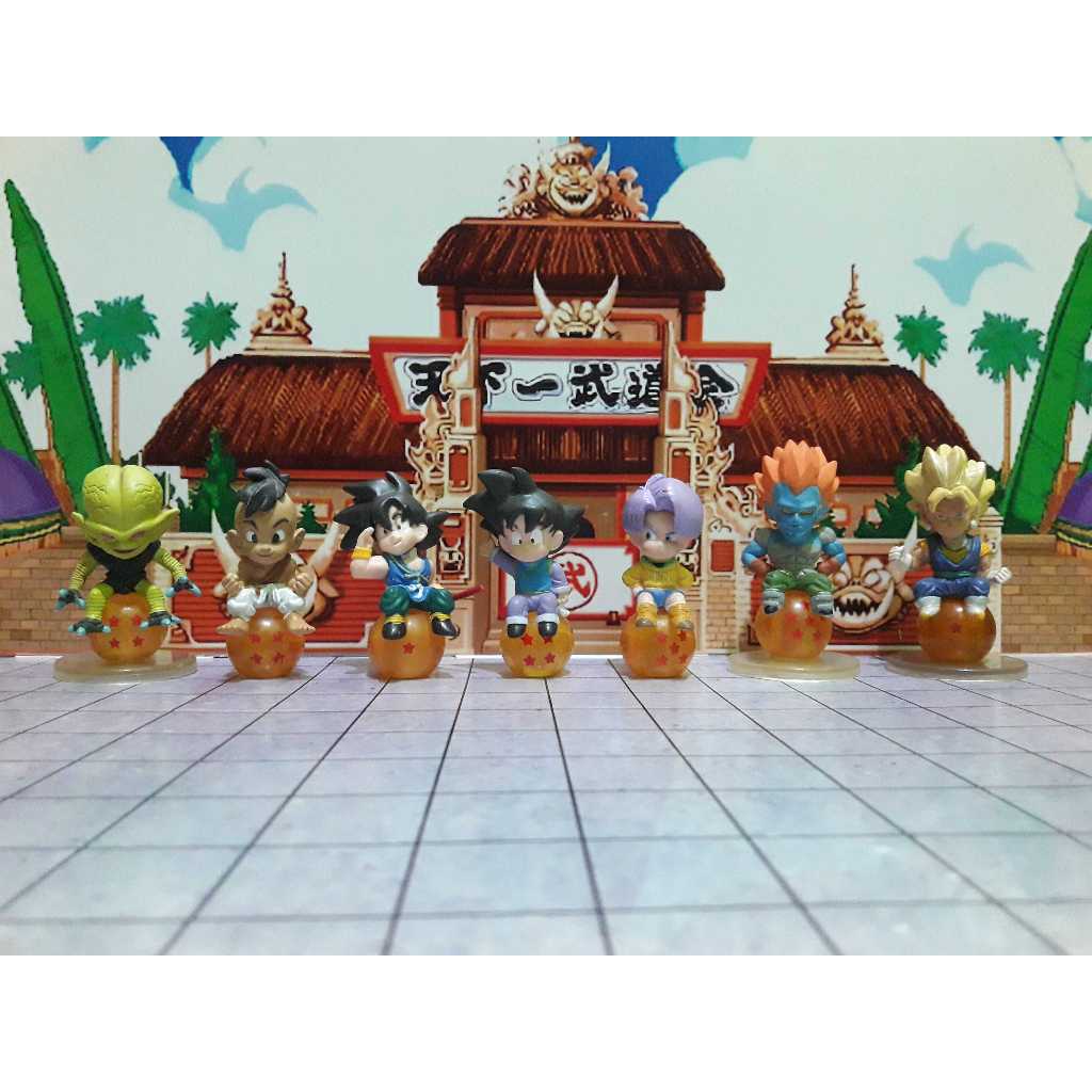 Figure Charapuchi Dragon Ball Duduk Diatas Bola Naga