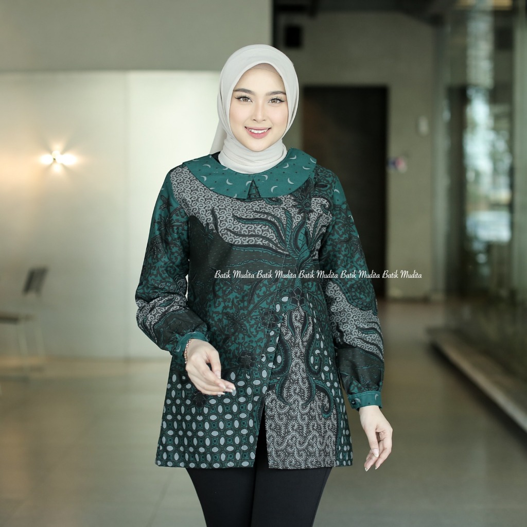 Batik Mudita Motif Janiyar Batik Wanita Modern Lengan Panjang Warna Hijau Emerald Katun Printing Hal