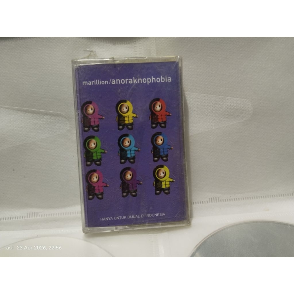 kaset pita MARILLION // ANORAKNOPHOBIA (segel)