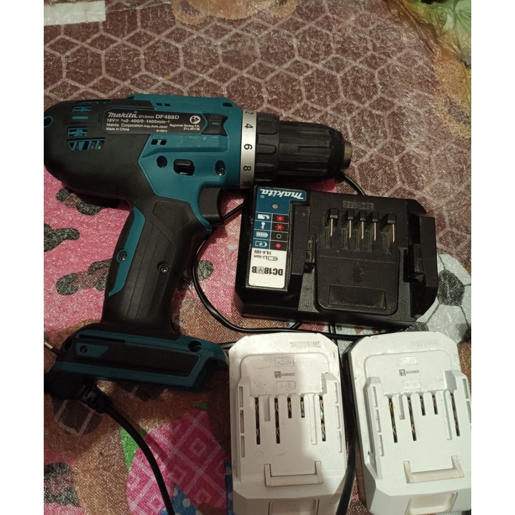 Mesin bor batrai makita ddf488
