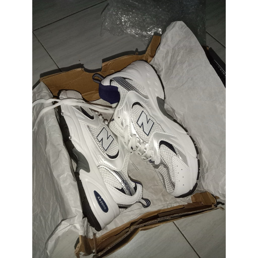 SEPATU NB530