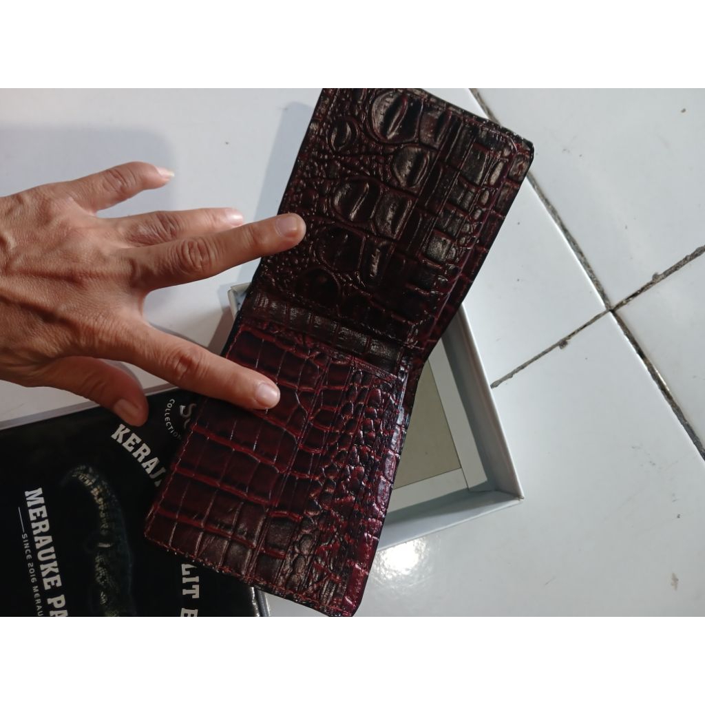 dompet kulit buaya ASLI ya / original