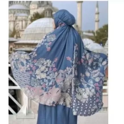 New BUTTONSCARVES prayer robe as is