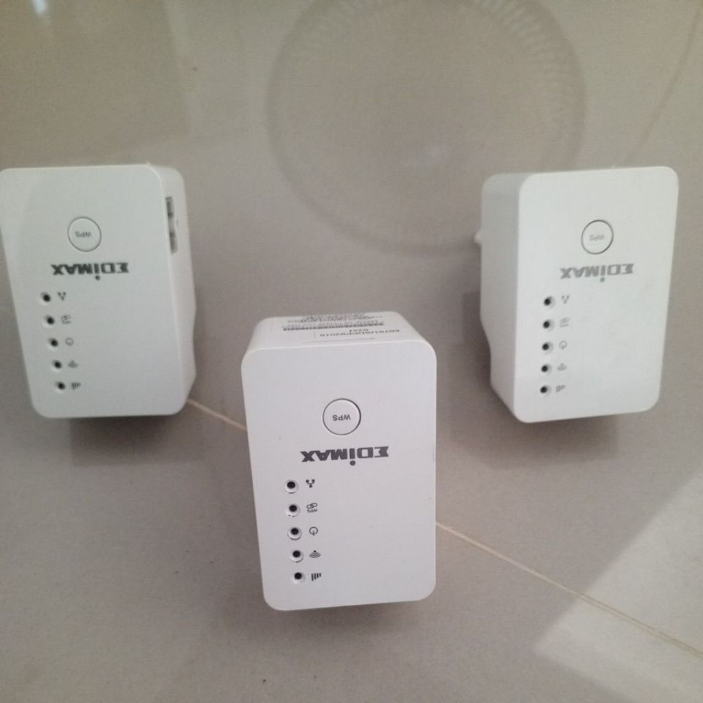 Wifi extender Edimax EW-7438RPn Mini  unit masih bagus semua