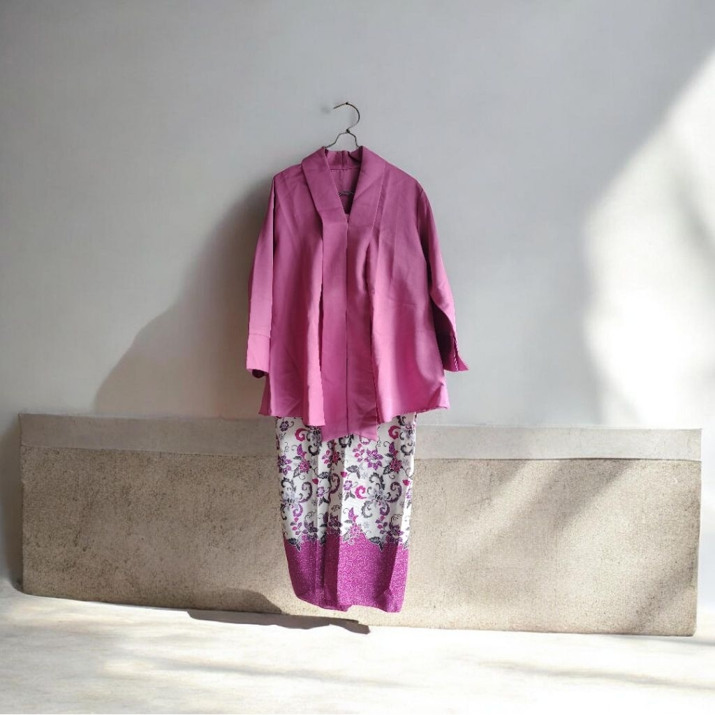 Set Kebaya Kutubaru Rok Lilit