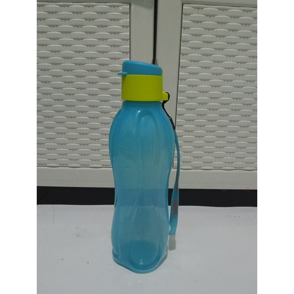 botol minum Tupperware ukuran 500ml