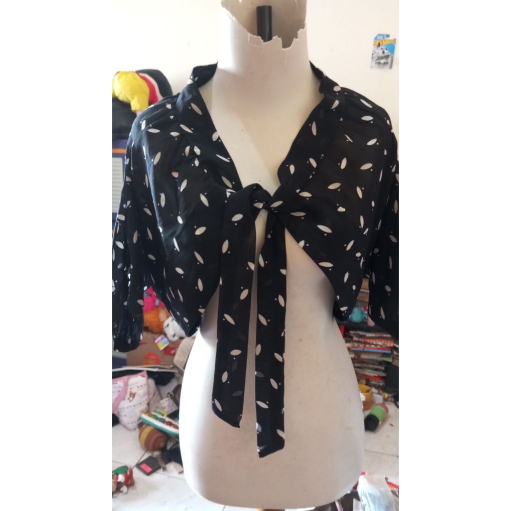 outer crop hitam