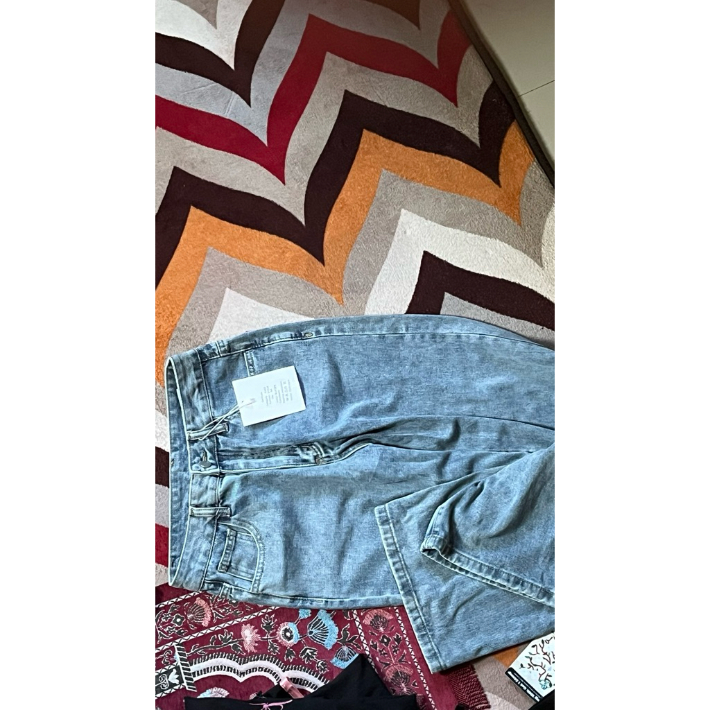 lulu jeans