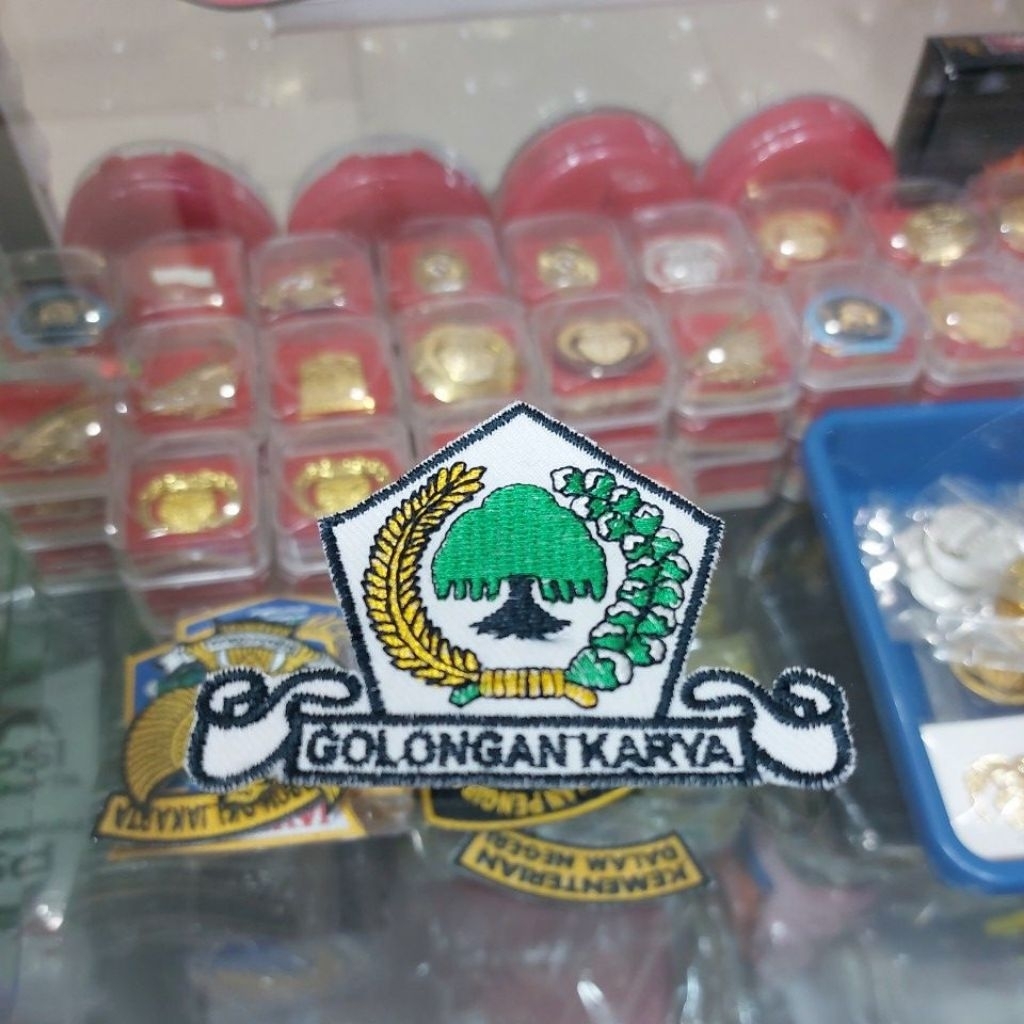 LOGO GOLKAR BORDIRAN