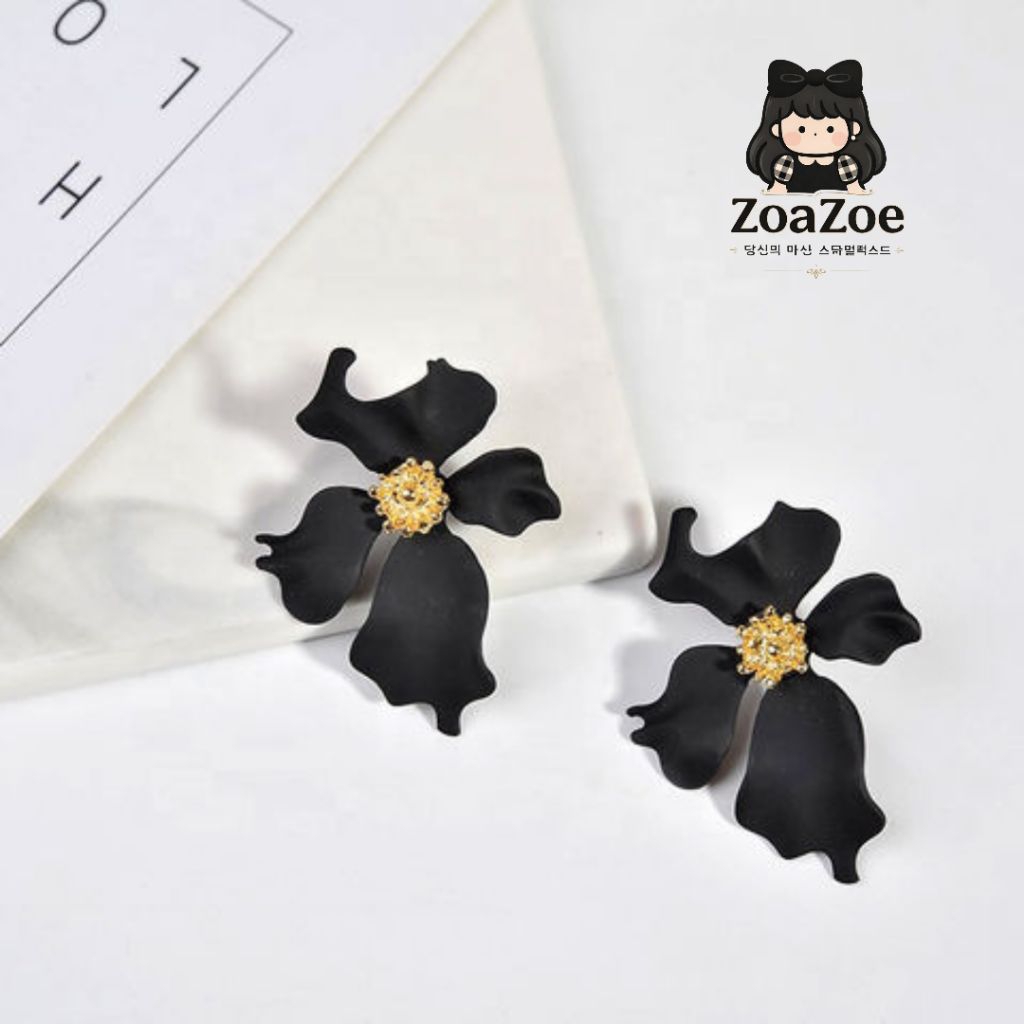 ZoaZoe.id | ANTING - Gauri Earrings / Anting Korea / Anting Bunga Hitam / Anting Pesta