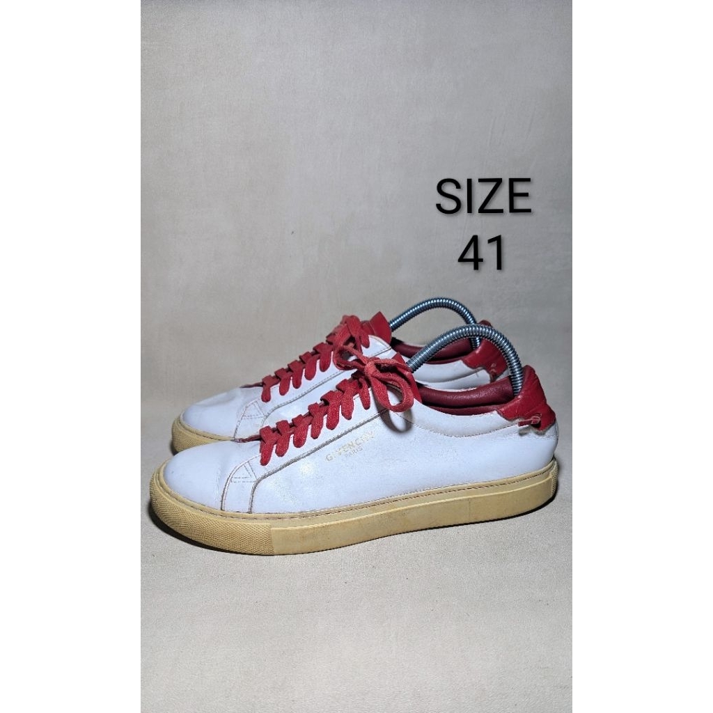 SEPATU PRELOVED GIVENCHY URBAN STREET LEATHER SNEAKERS SIZE 41