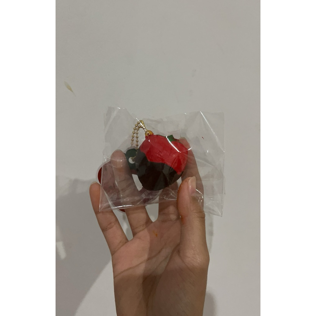 squishy strawberry(PRELOVED)