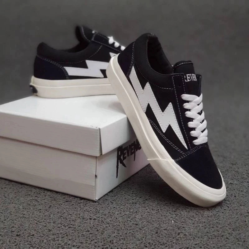 SEPATU SNEAKERS VANS REVENGE X STORM TERMURAH DENGAN BAHAN SUEDE BERKUALITAS