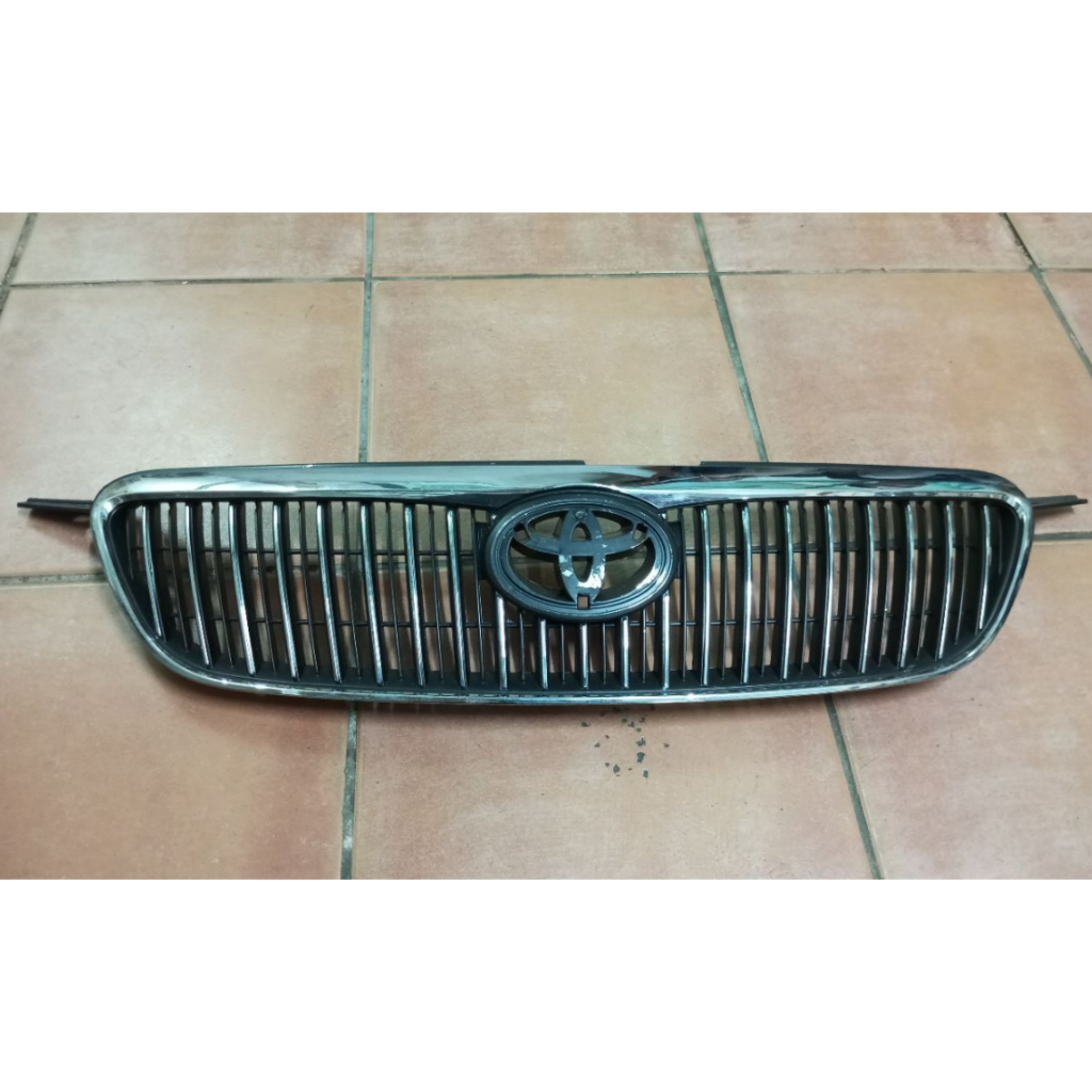 GRILLE ALTIS 2005 BERDIRI