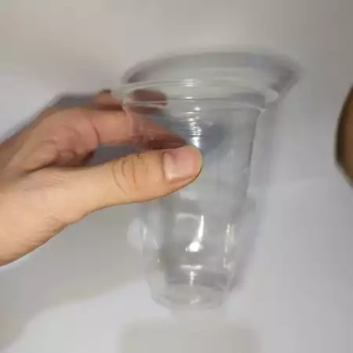 Gelas Plastik Aqua perbiji bekas