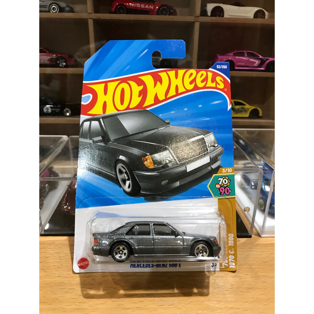 Hot Wheels Mercedes-Benz 500 E Silver