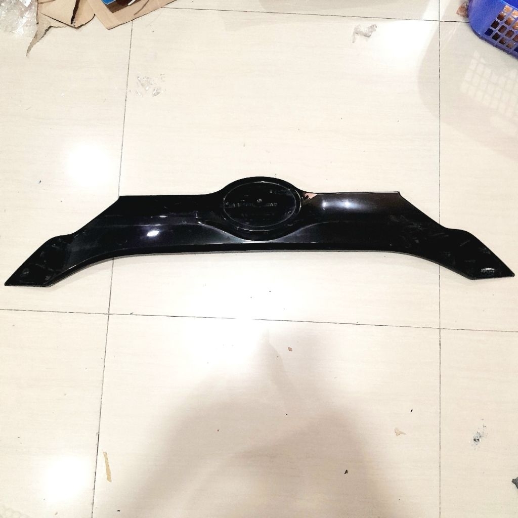 Trunklid bagasi belakang Rush Terios tanla breket