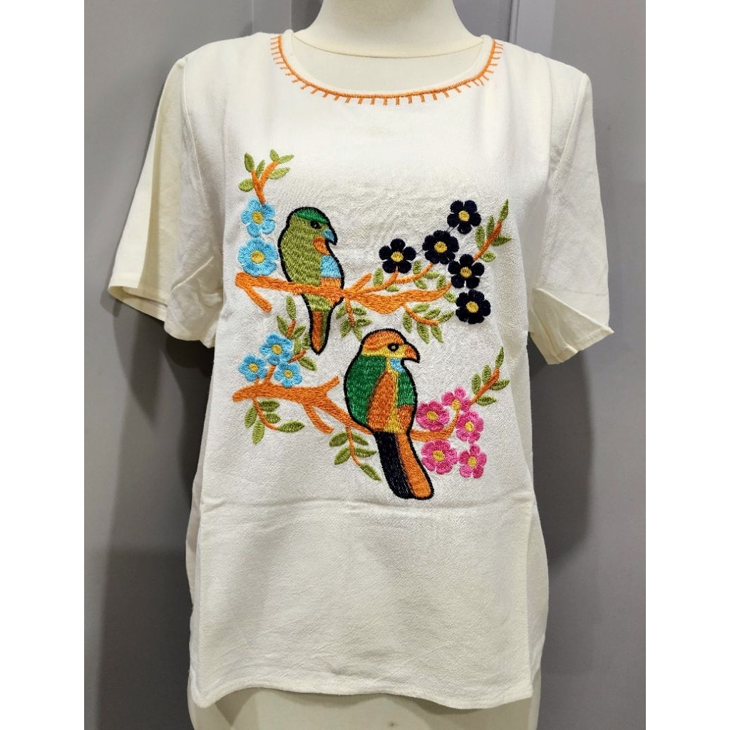Baju Atasan Wanita Bordiran