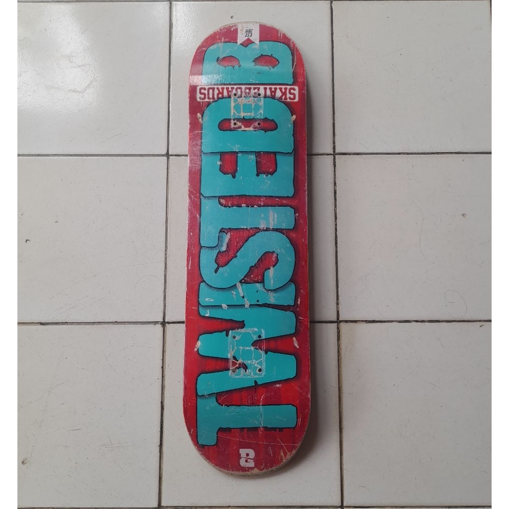 Skateboard Deck Twisted B second / bekas