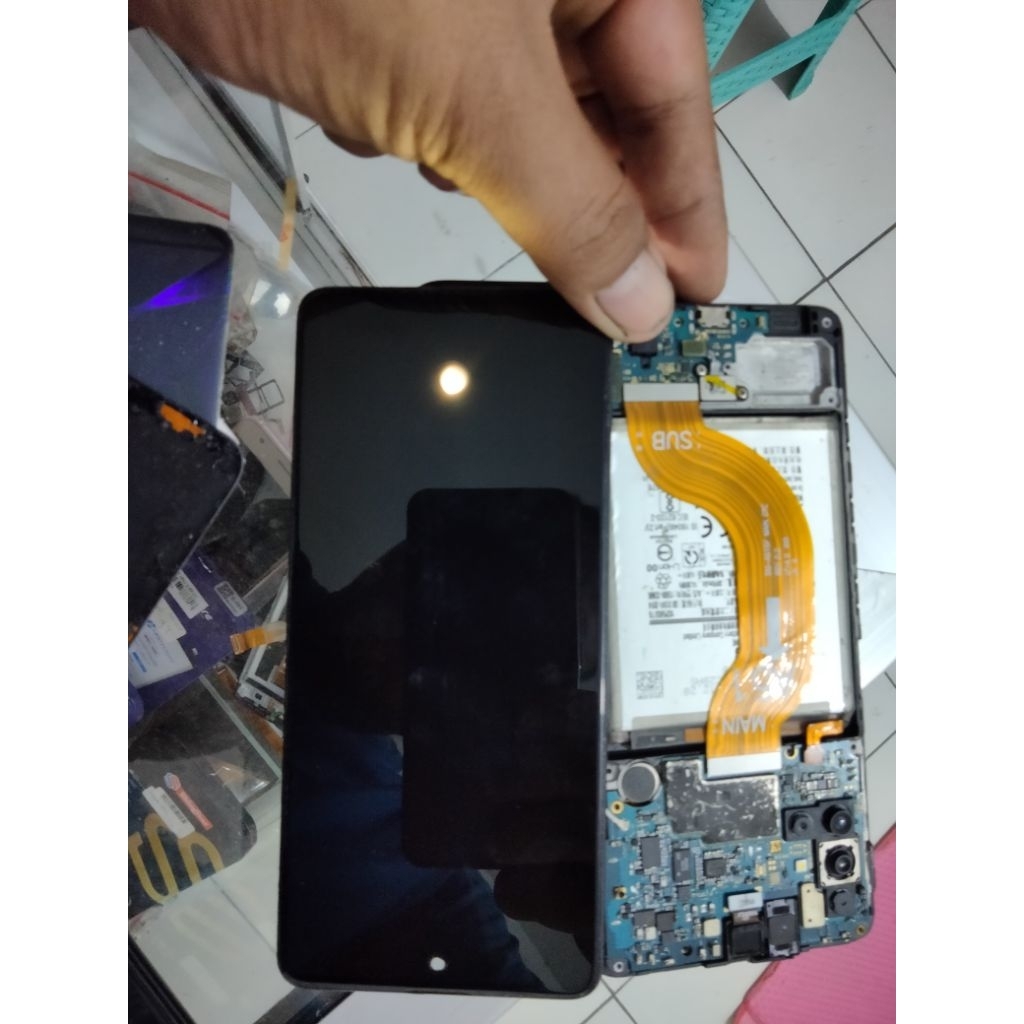 lcd Samsung a51 ori copotan minus ada shadow tipis bgt hampir GAK TERLIHAT masih mulus sentuh ok