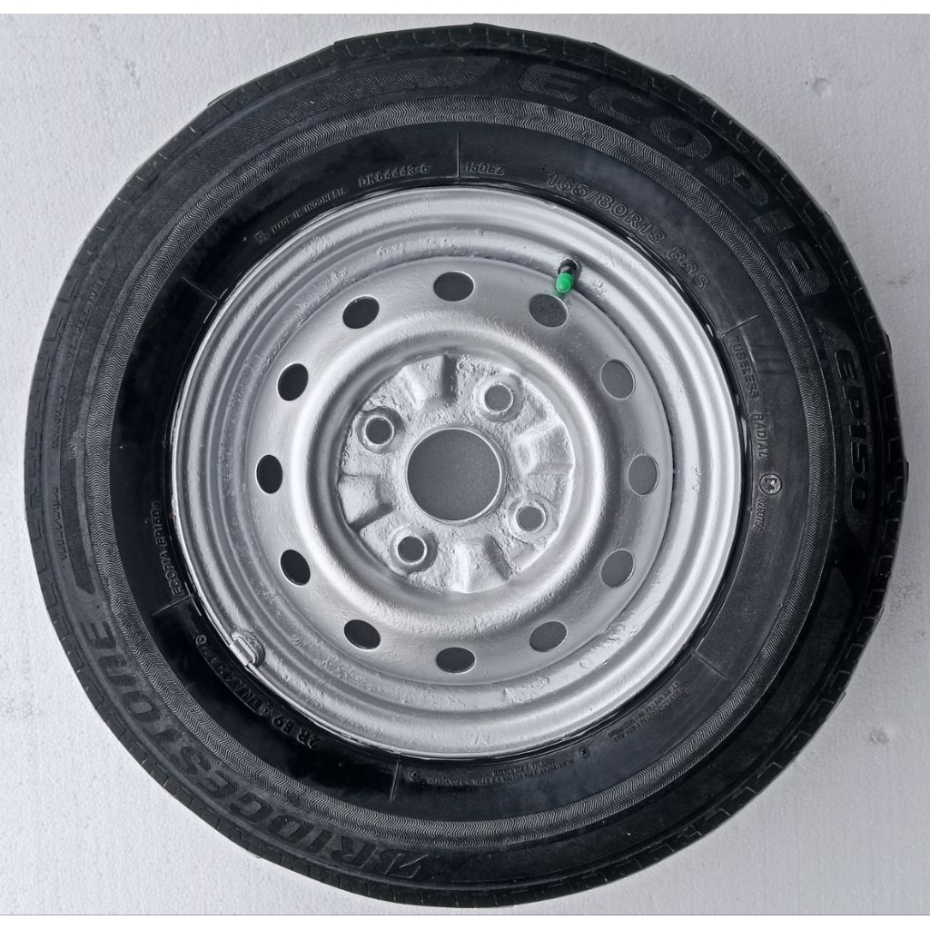 VELG FUTURA R.13. KOMPLIT BAN.