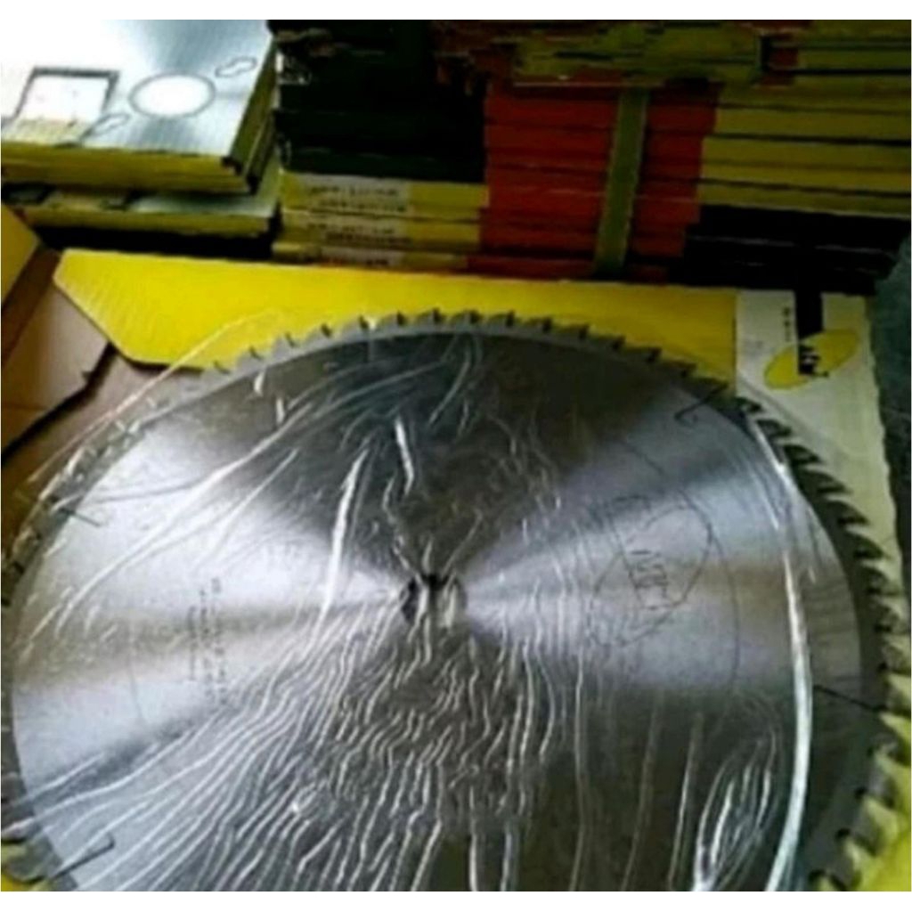 mata gergaji kayu 24 inch 24T merek AKM 600mm
