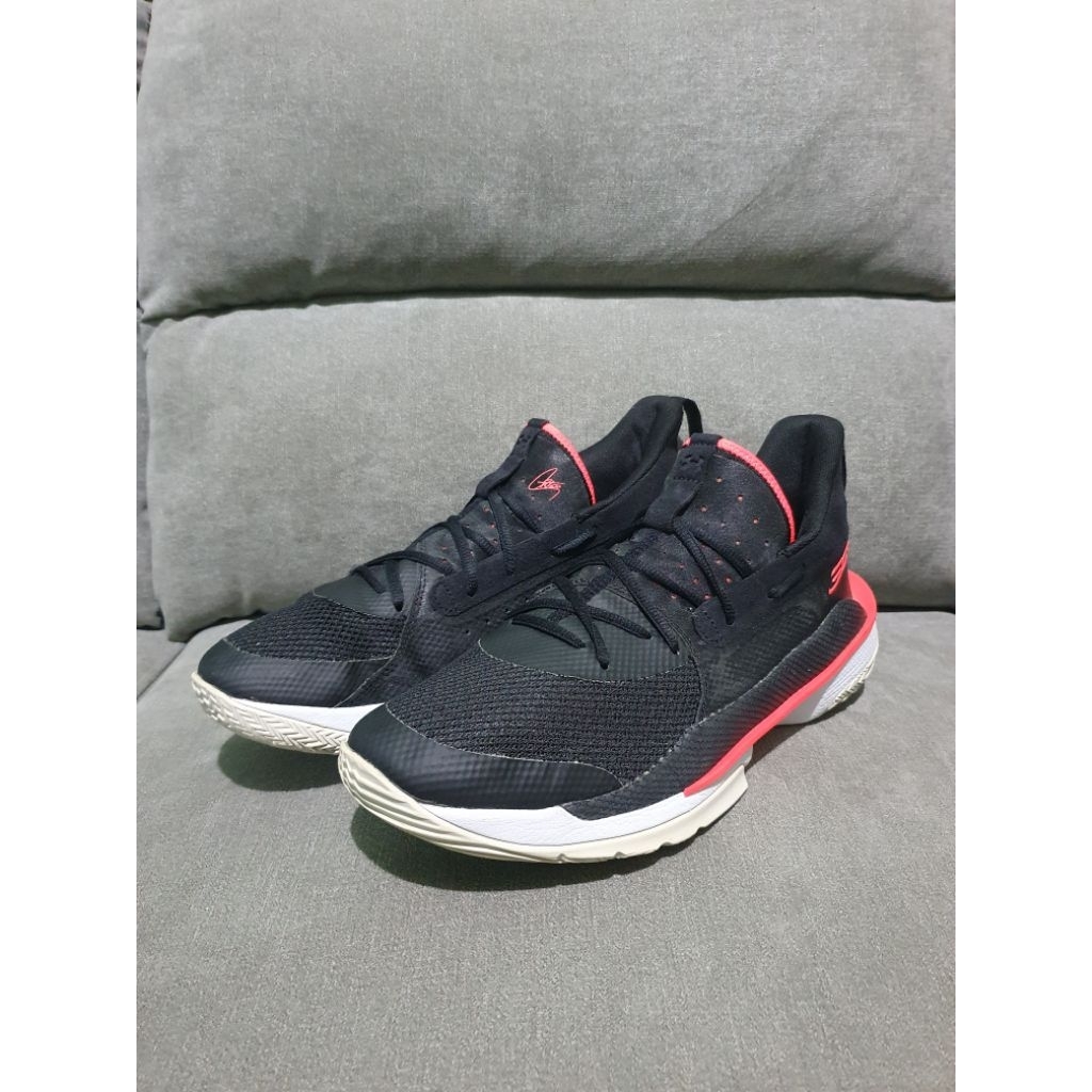 Sepatu Basket Second (Size 45.5)