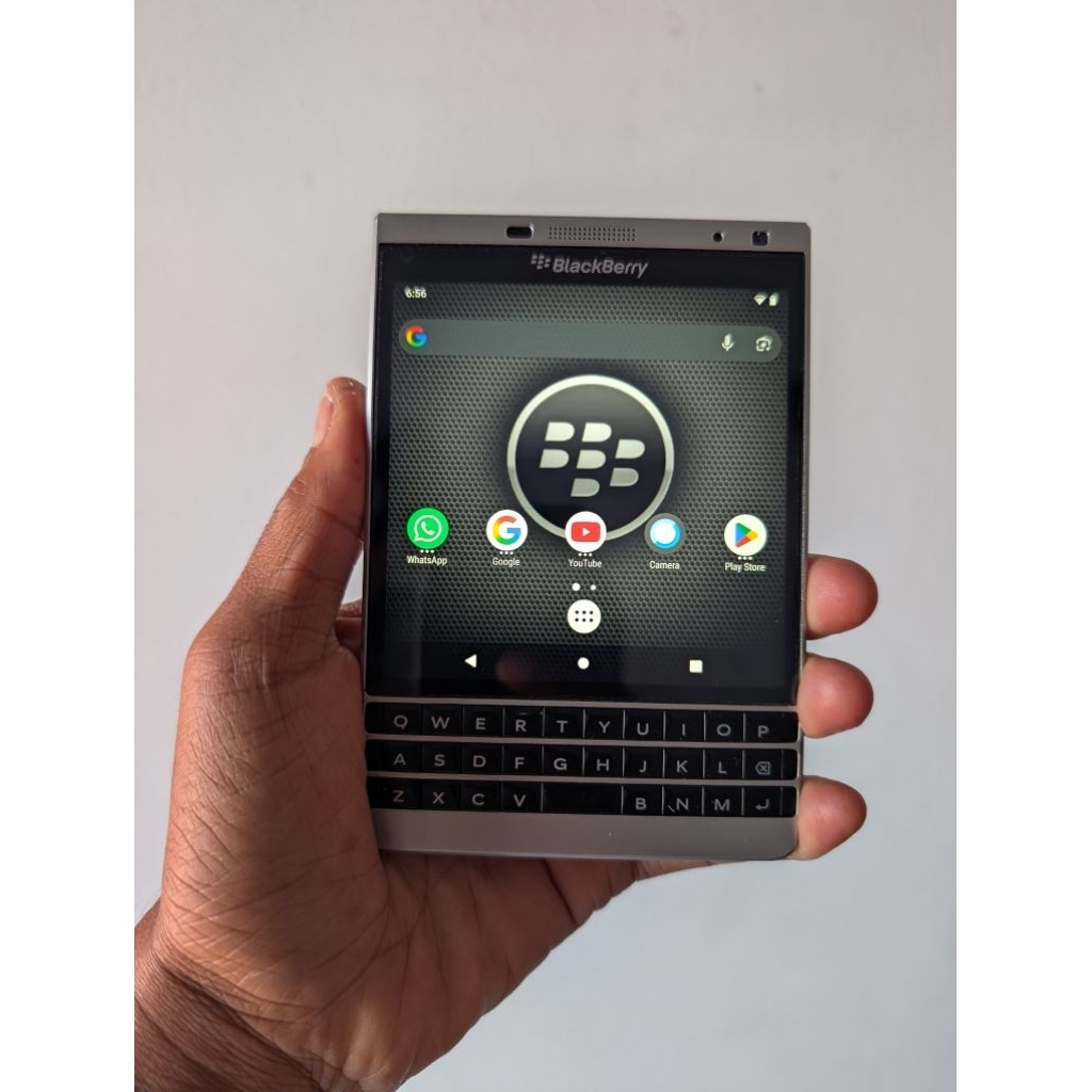 Blackberry  Passport Dallas, Silver Edition, Rare Item, Android 11, Semua Fungsi Normal, Mulus.