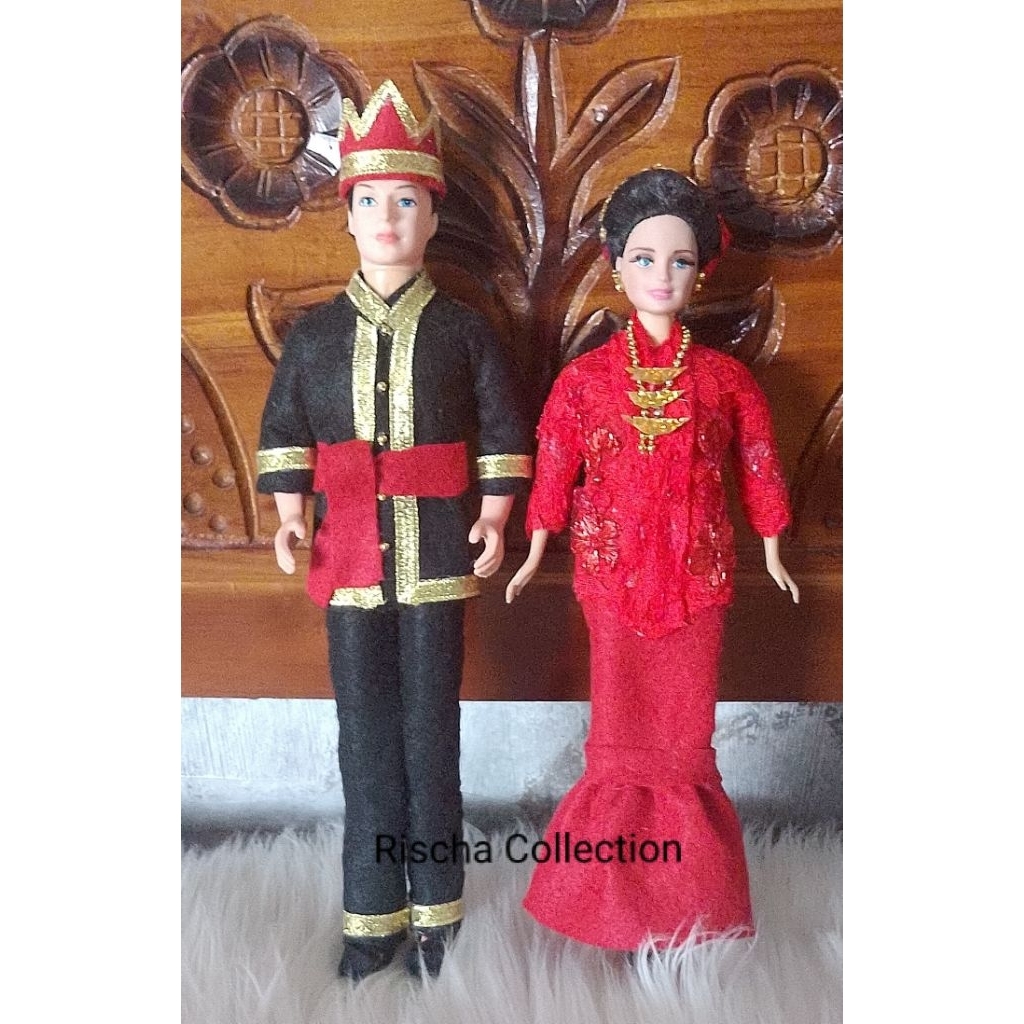 BONEKA  HIAS BAJU ADAT SULAWESI UTARA