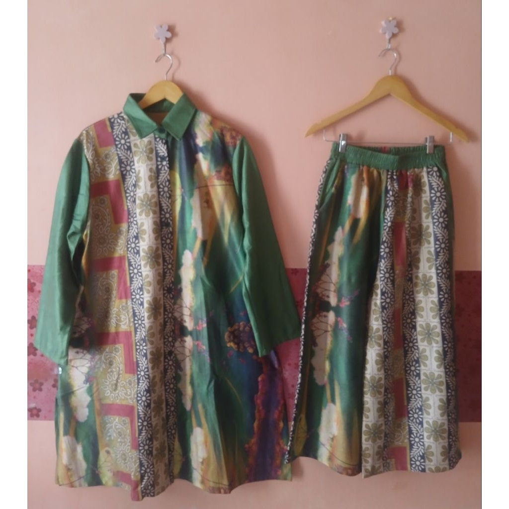 Setelan Tunik dan Celana Kulot Motif Etnik BKK