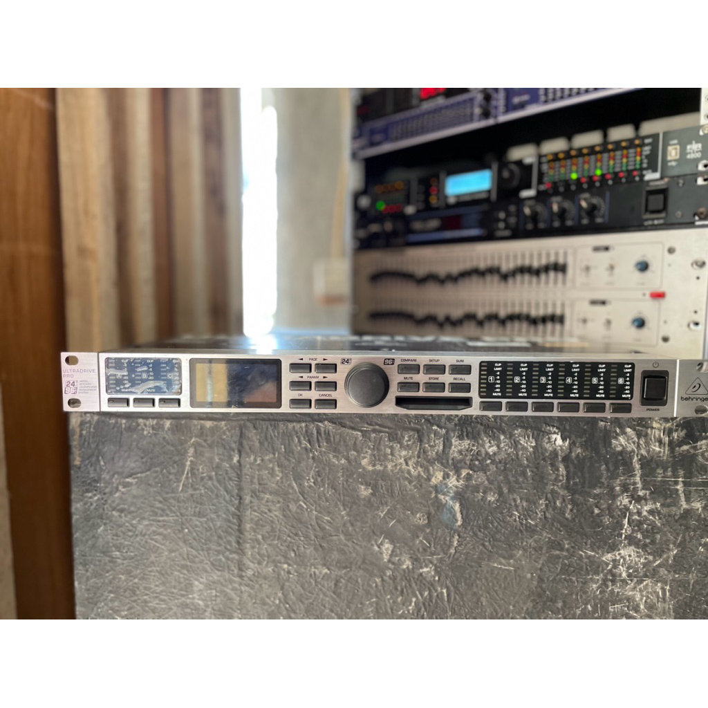 Management / DLMS Behringer DCX 2496 / DCX2496 - 3 in 6 out SECOND ORI