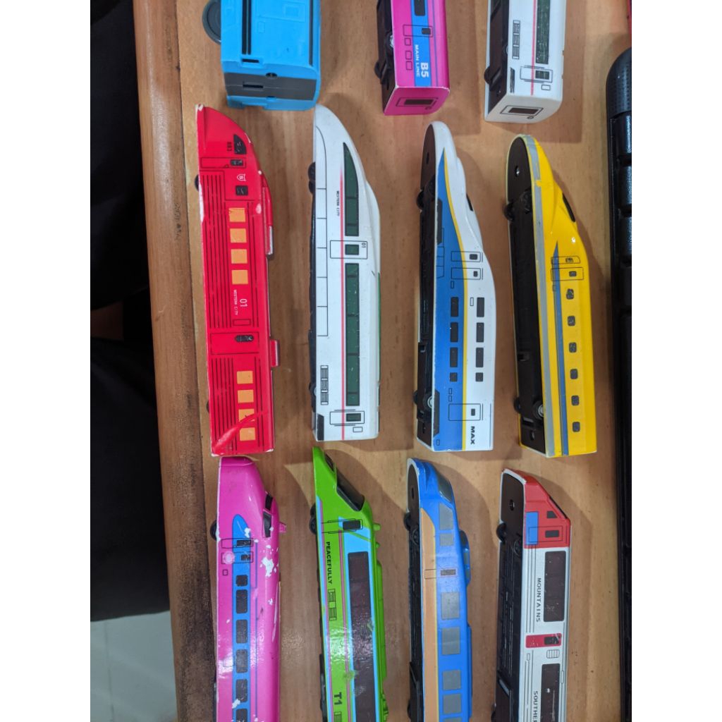 Set Kereta Plarail HokBen set 10 + kereta robot