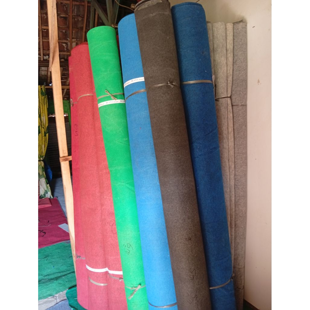 karpet BLUDRU halus bekas pameran bersih harga per 0,5 meter x 2 meter RP 18000