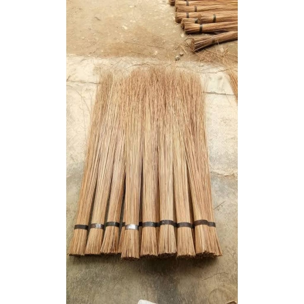 Sapu lidi/sapu korek/sapu taman sapu tradisional