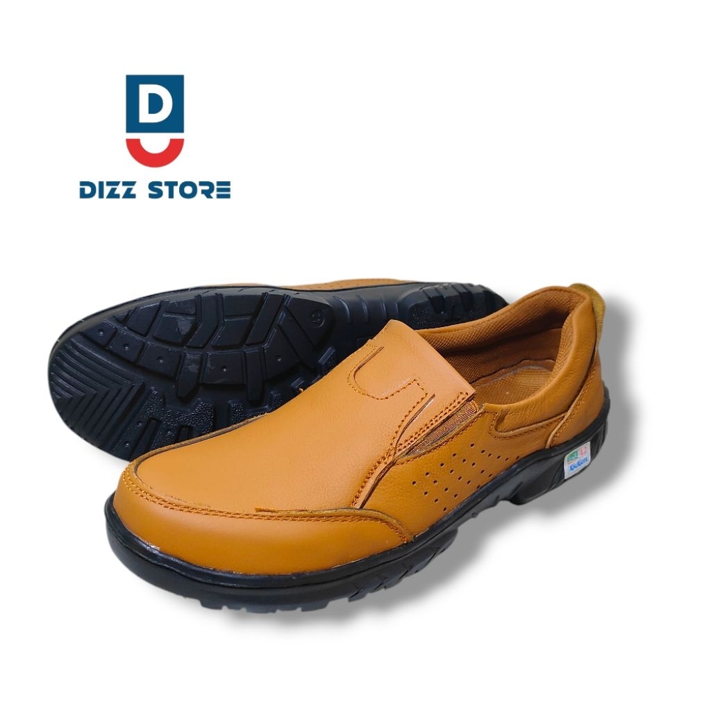 Sepatu Kulit pria Kickers semi Safety Slip On Karet pantofel Fantofel kt.05 tan