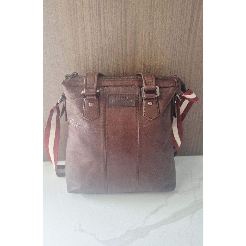 sling bag/ Tas sandang Bally kulit (second)