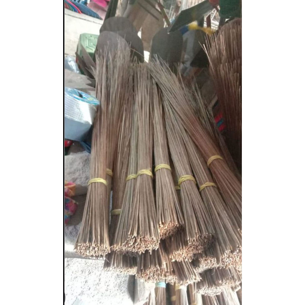 Sapu lidi Sawit