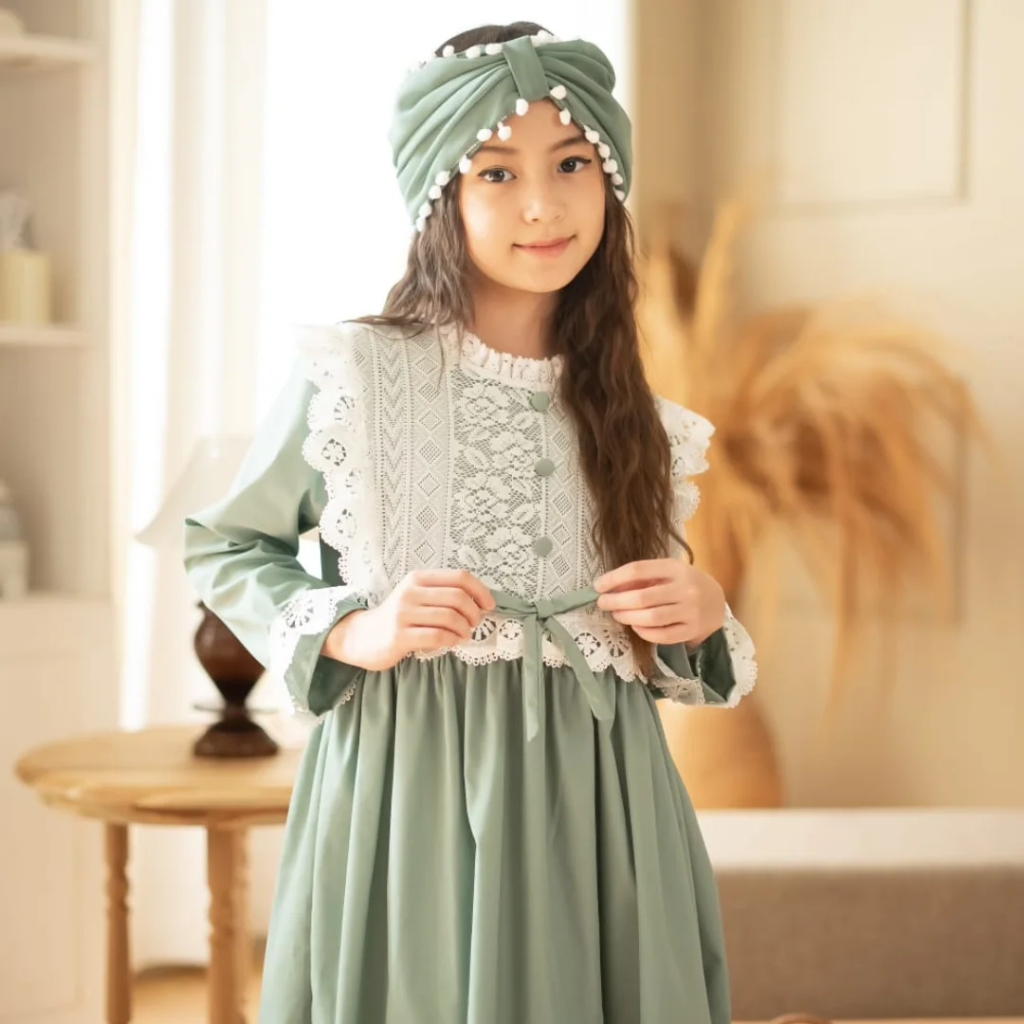 Gamis Anak Perempuan Hijau Sage Elegan Premium | Dress Muslim Anak Modern | Baju Anak Lebaran Kekini